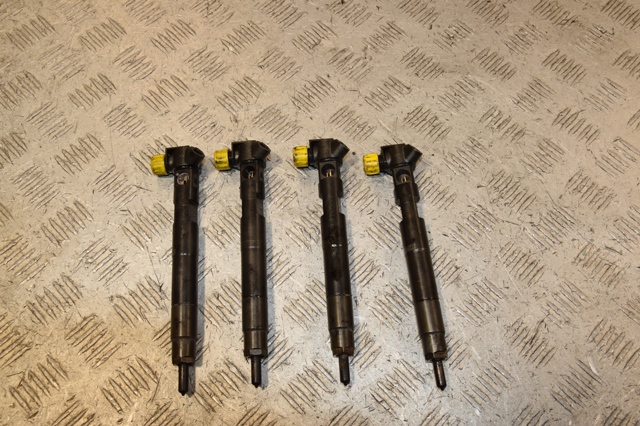 Форсунка інжектора A6510700587 MERCEDES