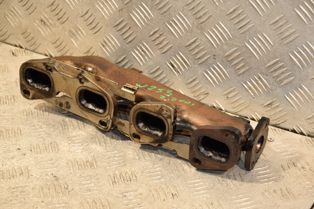 Газопроводи (колектор випускний) A6511400909 MERCEDES