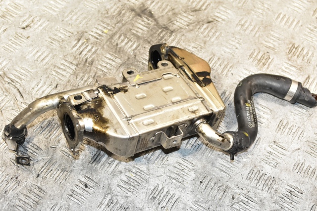 Радіатор системи рециркуляції ОГ A6541400200 MERCEDES
