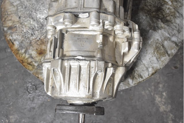 Роздавальна коробка A7252800000 MERCEDES