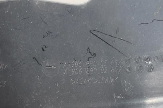 Решітка A9068800385 MERCEDES