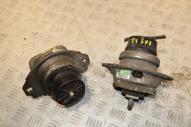 Подушка двигуна передня AH226A003BA LAND ROVER