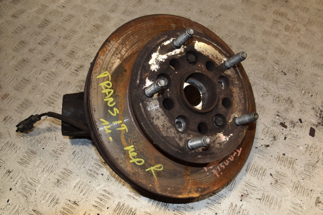 Маточини передніх коліс BK212C300AC FORD