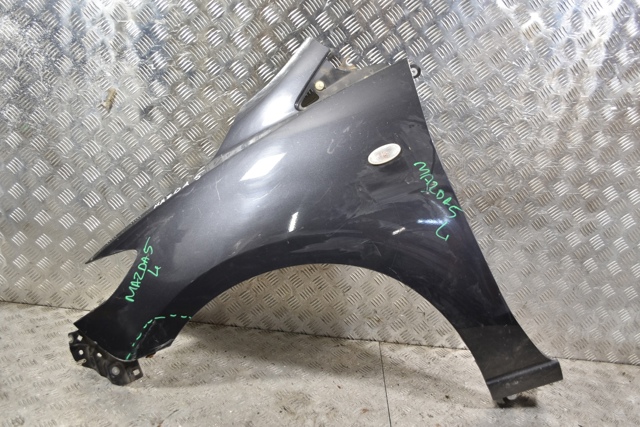 Переднє ліве крило C23552211C MAZDA