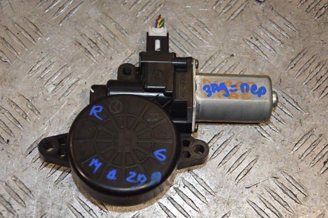 Мотор склопідйомника дверей передніх, правих D6515858X MAZDA