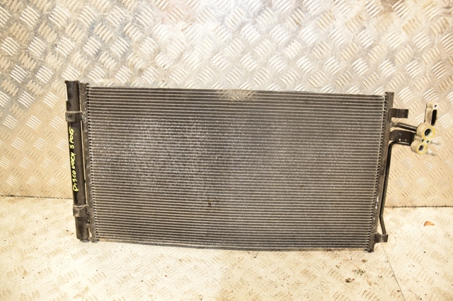 Радіатор охолодження кондиціонера GJ3219710AA LAND ROVER