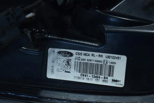 Задній правий зовнішній ліхтар GV4113404BH FORD