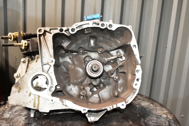 Коробка передач в зборі з головною передачею і диференціалом JH3184 RENAULT