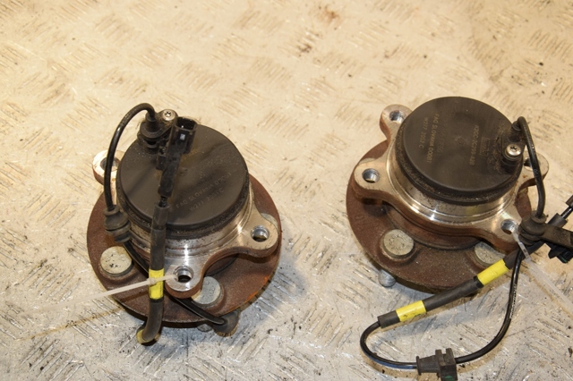 Маточина заднього колеса K2GC2C299A2B FORD