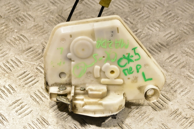 Замок дверей водія KD5359310 MAZDA