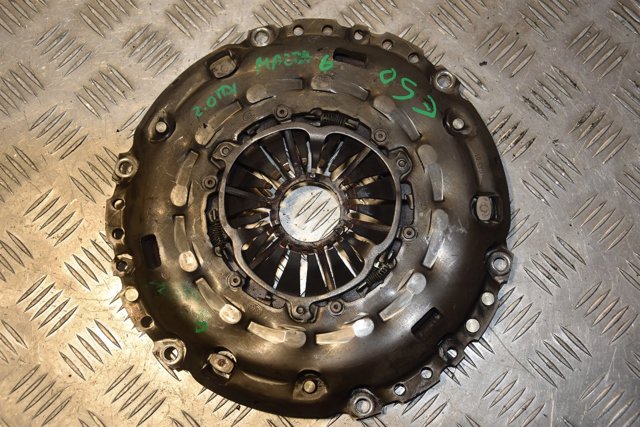 Корзина зчеплення L30416410 MAZDA