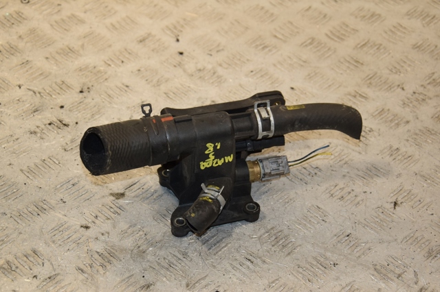 F LF941517Z Mazda фланець системи охолодження (трійник) - купити