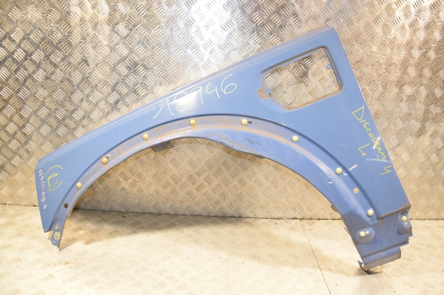 Бічна частина передня ліва LR013932 LAND ROVER