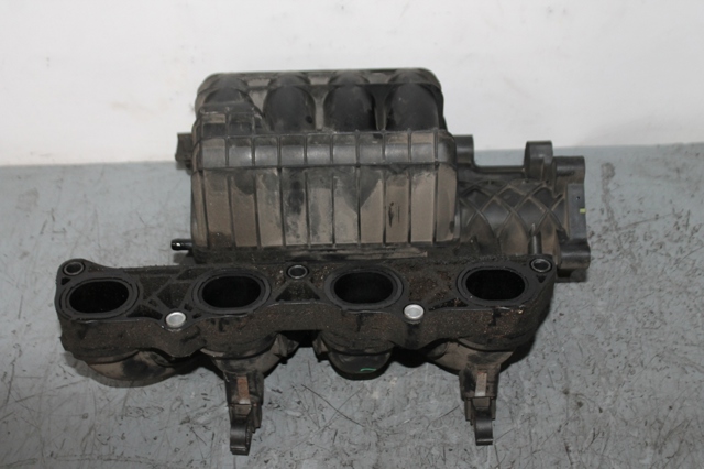 Колектор впускний MN143823 MITSUBISHI