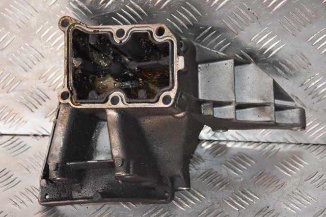 Кронштейн компресора кондиціонера R1112361330 MERCEDES