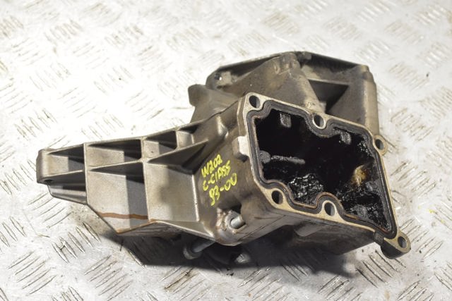 Кронштейн компресора кондиціонера R1112361330 MERCEDES
