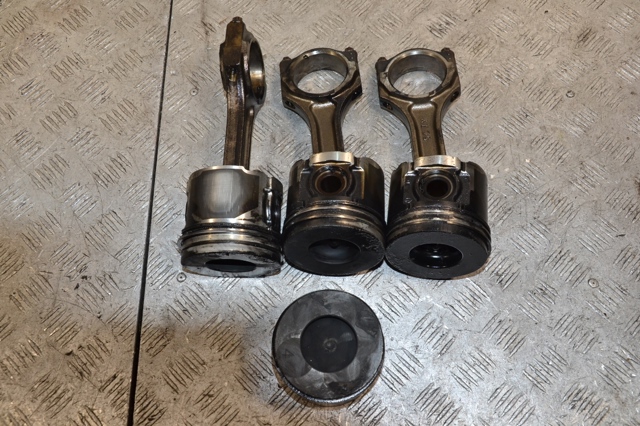 Шатун поршня ДВЗ RF5C11210B MAZDA