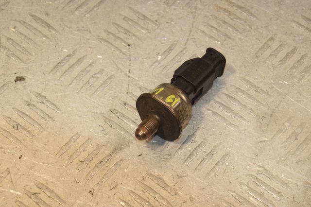 Датчик тиску палива V754043980 PEUGEOT