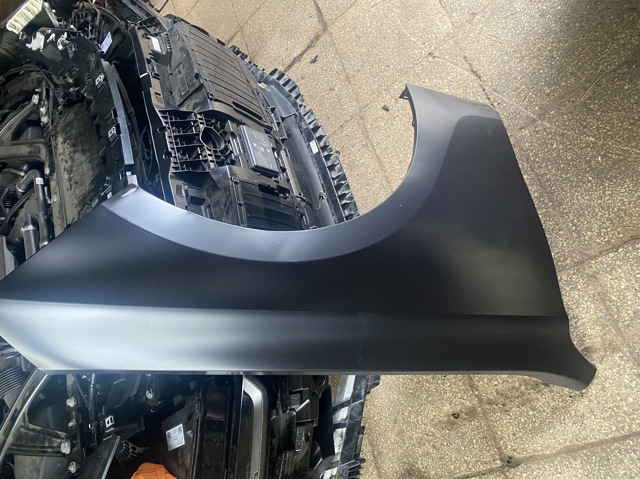 Переднє праве крило 41359628642 BMW