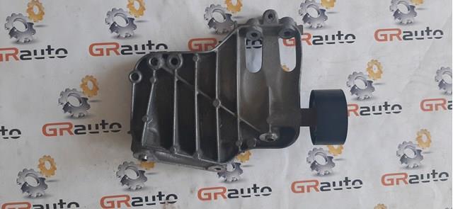 Кронштейн компресора кондиціонера 64557585167 BMW