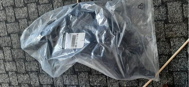 Кронштейн бампера заднього, правий 852220257R RENAULT