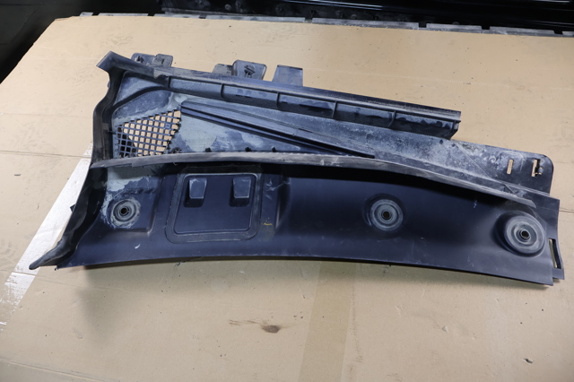 Водостік лобового скла, жабо A2968307300 MERCEDES