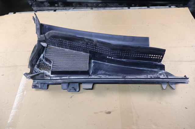 Водостік лобового скла, жабо A2968307400 MERCEDES
