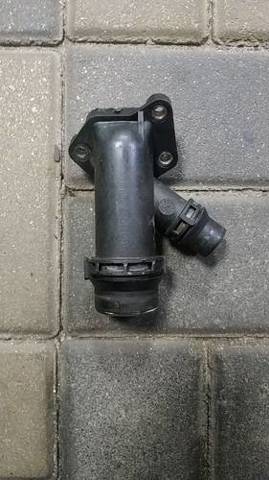 Фланець системи охолодження (трійник) 11127806196 BMW