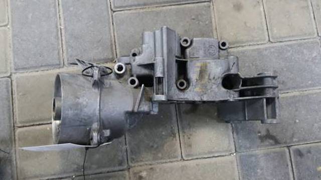 Корпус масляного фільтра 11421713838 BMW