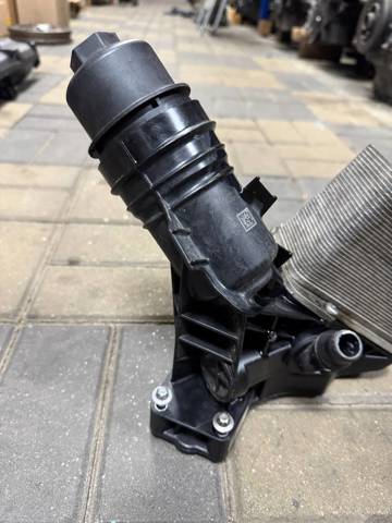 Корпус масляного фільтра 11428583895 BMW