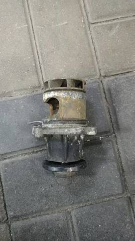 Помпа водяна, (насос) охолодження 11510393338 BMW