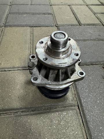 Насос охолоджуючої рідини 11517509985 BMW
