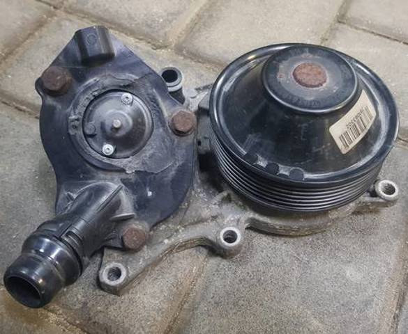 Помпа водяна, (насос) охолодження 11518516204 BMW