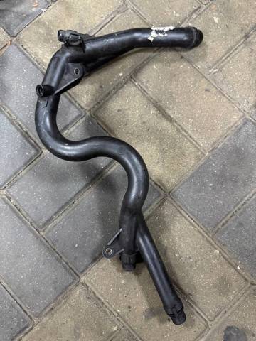 Шланг/патрубок водяного насосу, приймальний 11537780089 BMW