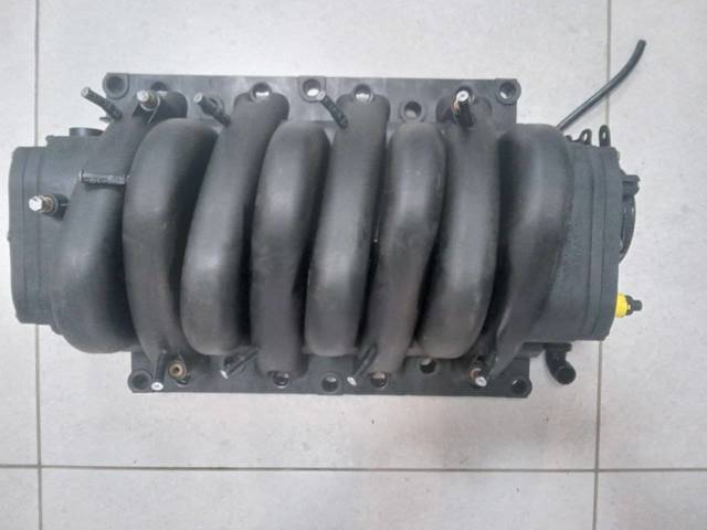 Колектор впускний 11611435361 BMW