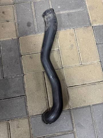 Шлангі/патрубок інтеркуллера, правий 11612247325 BMW