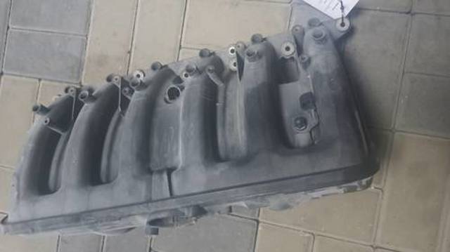 Колектор впускний 11617525752 BMW