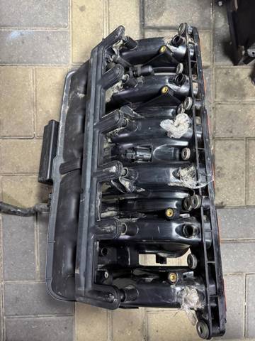 Колектор впускний 11617525753 BMW