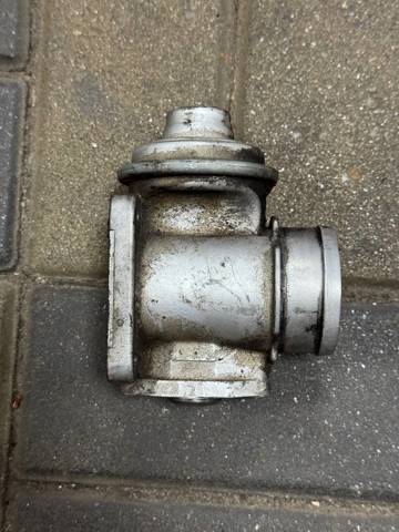 Клапан рециркуляції відпрацьованих газів EGR 11712246145 BMW