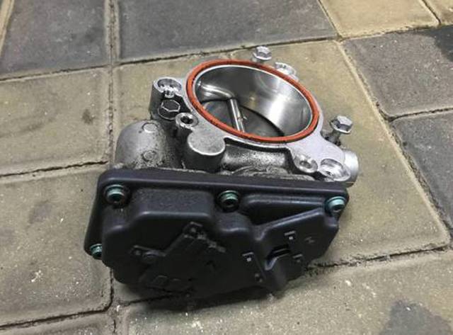 Заслінка повітряна 13548601651 BMW