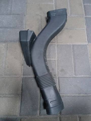 Патрубок повітряний, вхід повітряного фільтра 13717577473 BMW