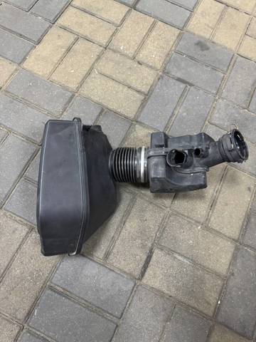 Патрубок повітряний, вихід повітряного фільтра 13718656981 BMW