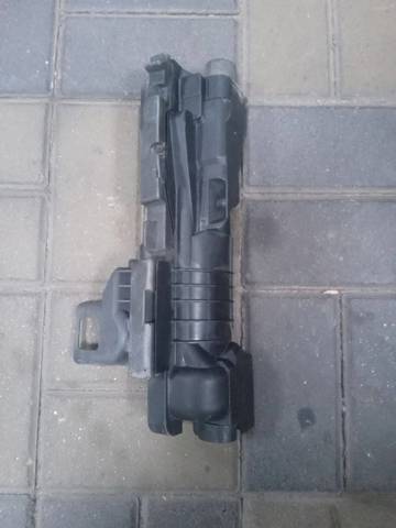Кронштейн радіатора правий 17117530254 BMW
