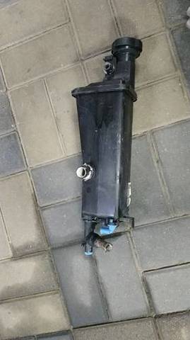 Бачок радіатора 17117573781 BMW