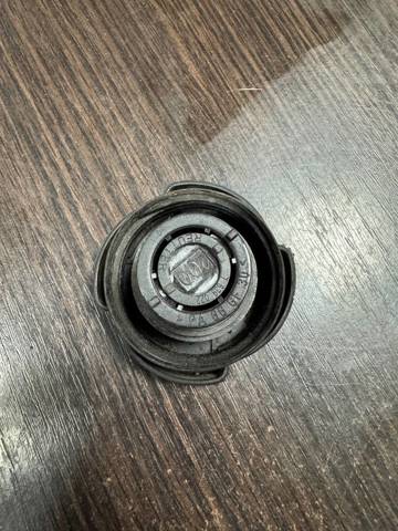 Пробка радіатора 17117639022 BMW