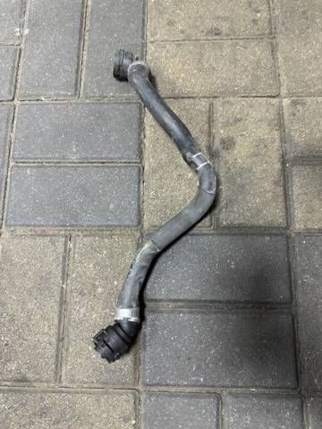 Патрубок системи охолодження 17127582895 BMW