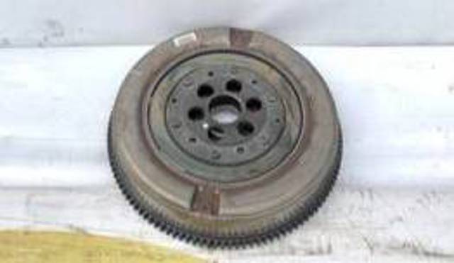 Демпферний маховик 21212283829 BMW