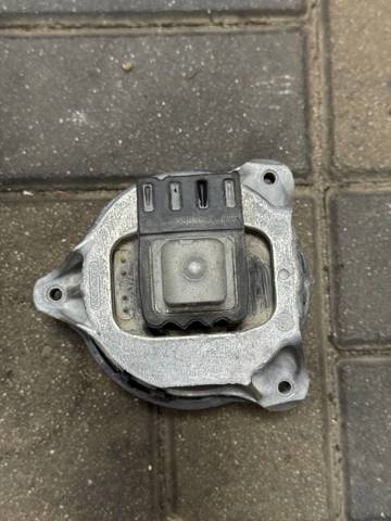 Права опора двигуна 22116860472 BMW