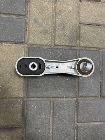 Подушка (опора) двигуна, ліва задня 22116885788 BMW