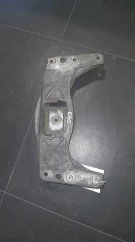 Кронштейн КПП 22316761106 BMW